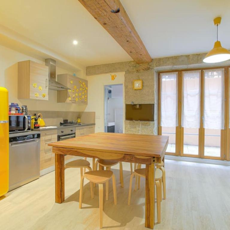 Spécial groupes Lyon - 10 personnes - Three-Bedroom Apartment - 14