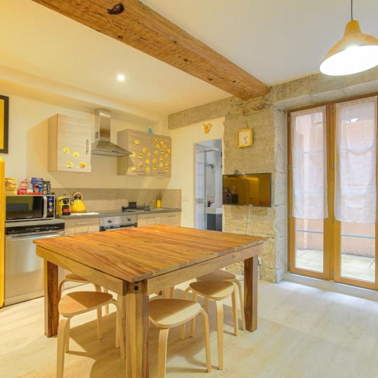 Spécial groupes Lyon - 10 personnes - Three-Bedroom Apartment - 20