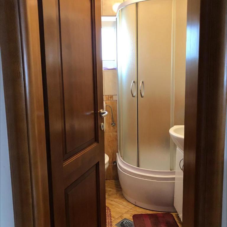 Apartmani Kris - Apartman sa 2 Spavaće Sobe i Pogledom na Bazen - 13