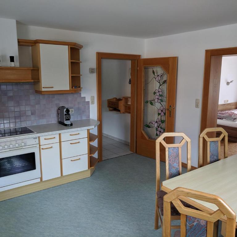 Ferienwohnung Rainer Kunterbunt - Apartment mit Dusche - 8