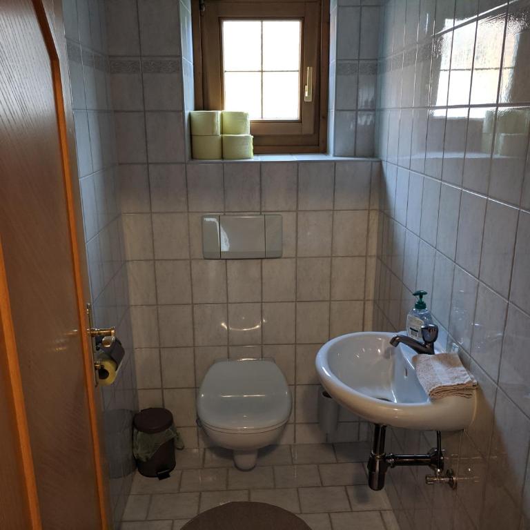Ferienwohnung Rainer Kunterbunt - Apartment mit Dusche - 16