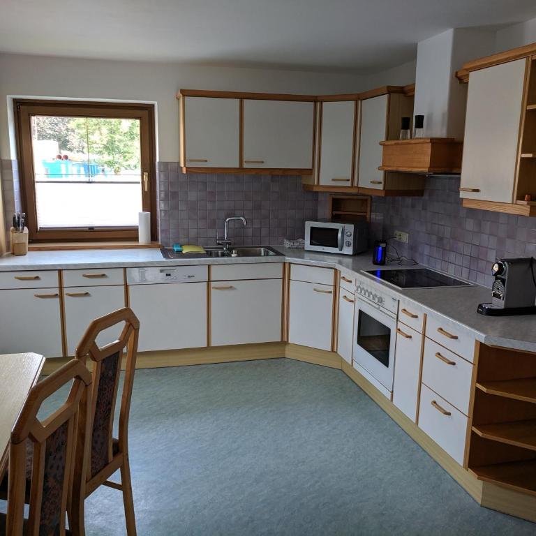 Ferienwohnung Rainer Kunterbunt - Apartment mit Dusche - 7