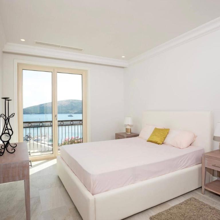 Sea View Three Bedroom Apartment - Marina Village - Three-Bedroom Apartment - 6
