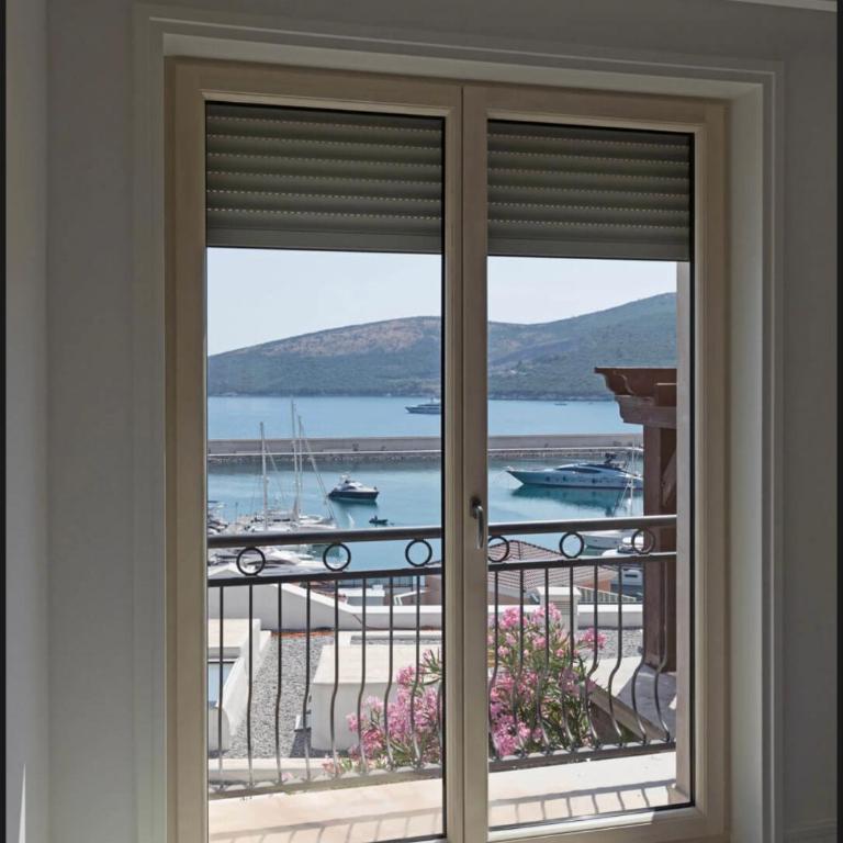 Sea View Three Bedroom Apartment - Marina Village - Three-Bedroom Apartment - 7