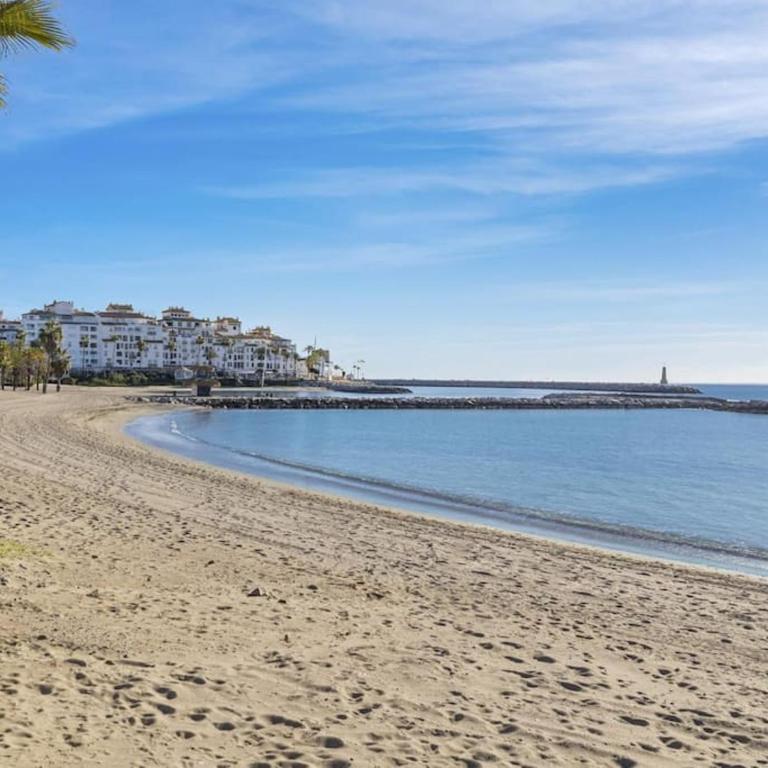 2 bdr apartment next to the beach in Puerto Banús - Apartamento de 2 dormitorios - 34