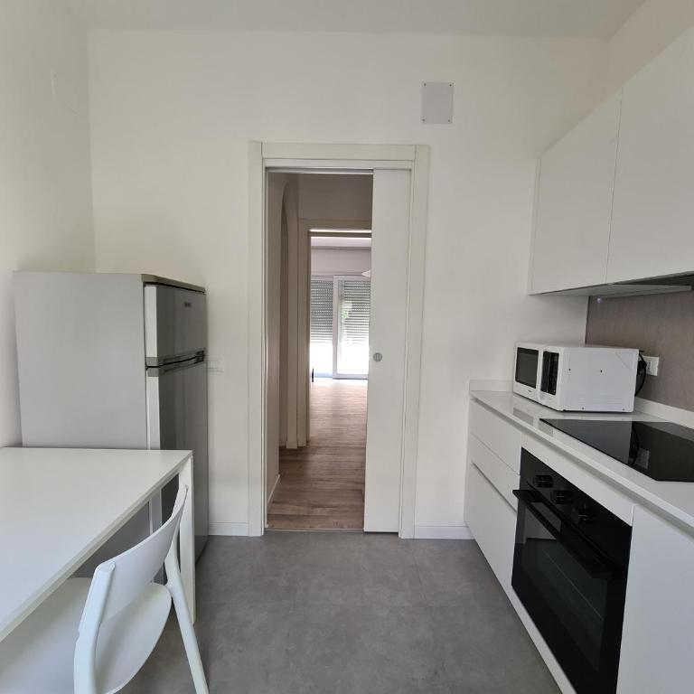 Lido Central Sea & Holiday - Two-Bedroom Apartment - 5
