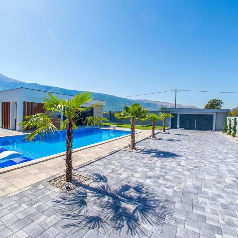 Villa River - Three-Bedroom Villa - 90