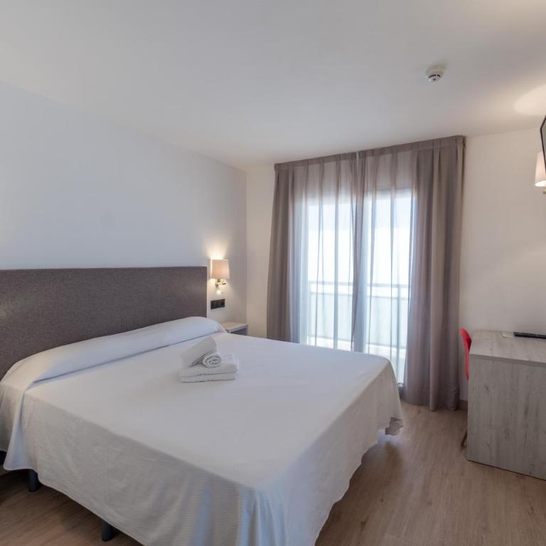 Hotel Costa Brava - Habitación Doble con balcón - 7