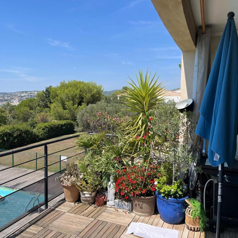 Appart, vue mer exceptionnelle à sanary, à pied 10mn criques et plage - Appartamento con 1 Camera da Letto, Balcone e Vista Mare - 21