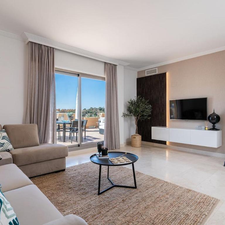 Seaview 2BR Penthouse with Terrace & Pool Access - Apartamento - 3