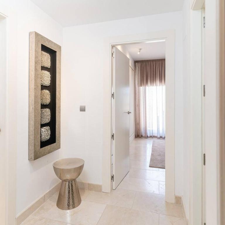 Seaview 2BR Penthouse with Terrace & Pool Access - Apartamento - 19