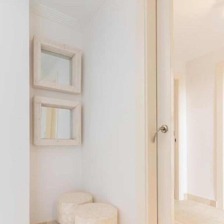 Seaview 2BR Penthouse with Terrace & Pool Access - Apartamento - 21
