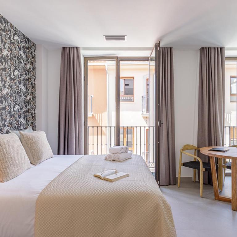 Cervantes Suites - Apartamento con balcón - 2