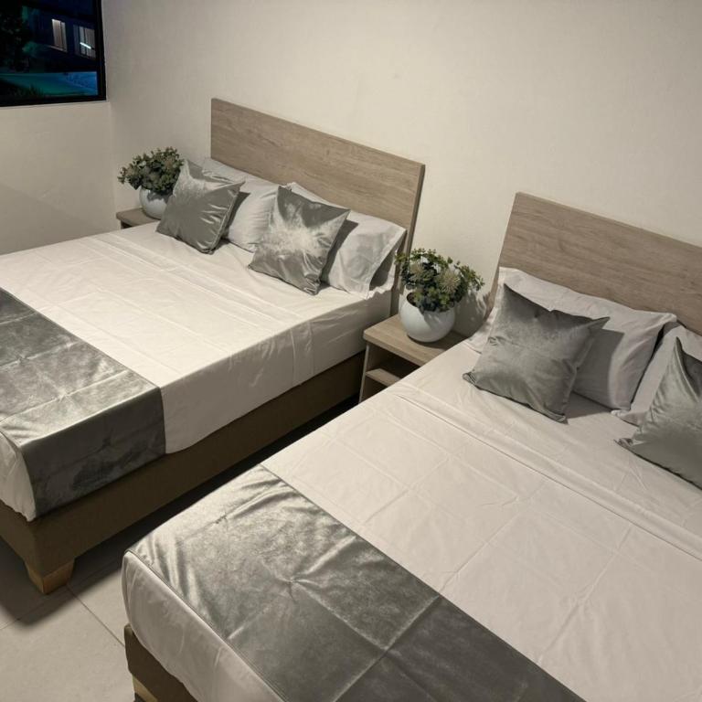 Hotel Med Llanogrande - Executive Queen Room with Two Queen Beds - 13