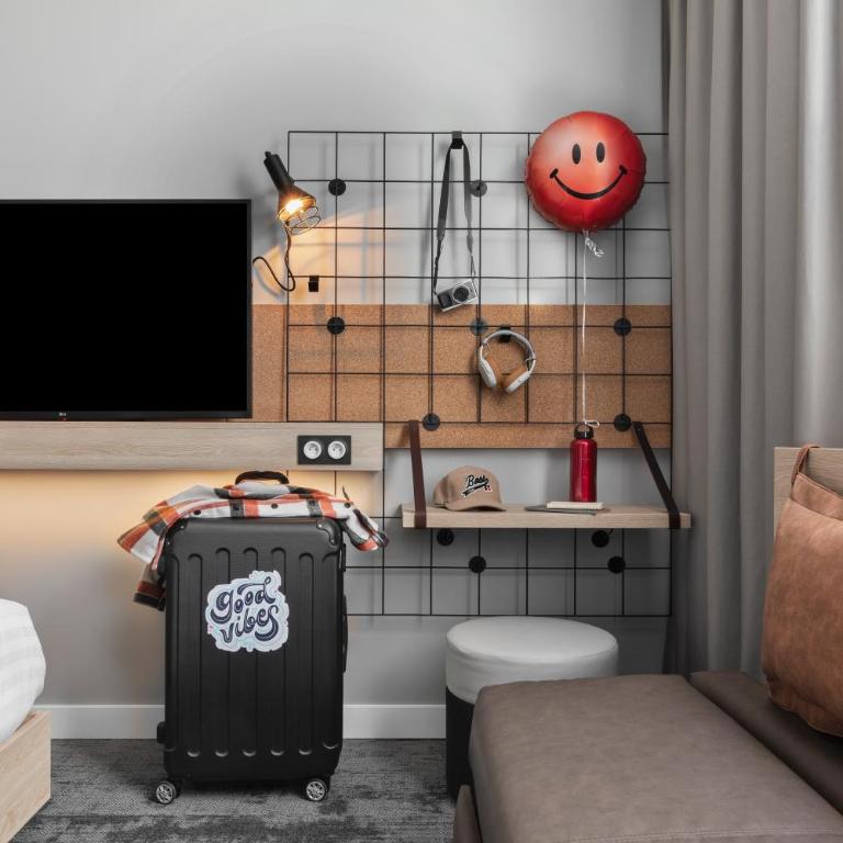 Moxy Amiens - Chambre Familiale Lit Queen-Size avec Canapé-Lit - 1