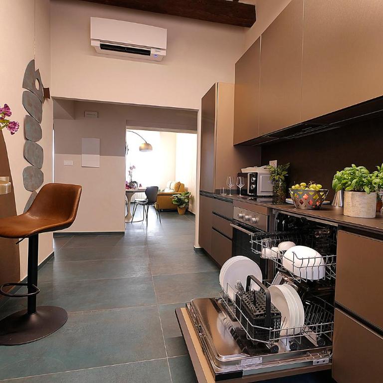 A due Passi dal Porto e dal Mare - Appartamento con 2 Camere da Letto - 7