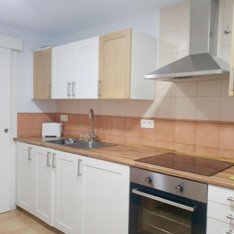 Las Rampas Fuengirola Puerto - Two-Bedroom Apartment with Terrace - 23