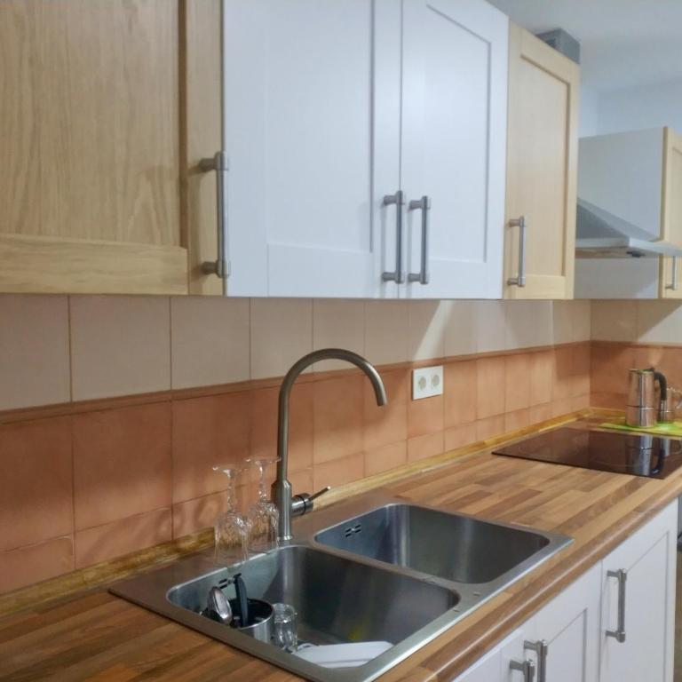 Las Rampas Fuengirola Puerto - Two-Bedroom Apartment with Terrace - 25
