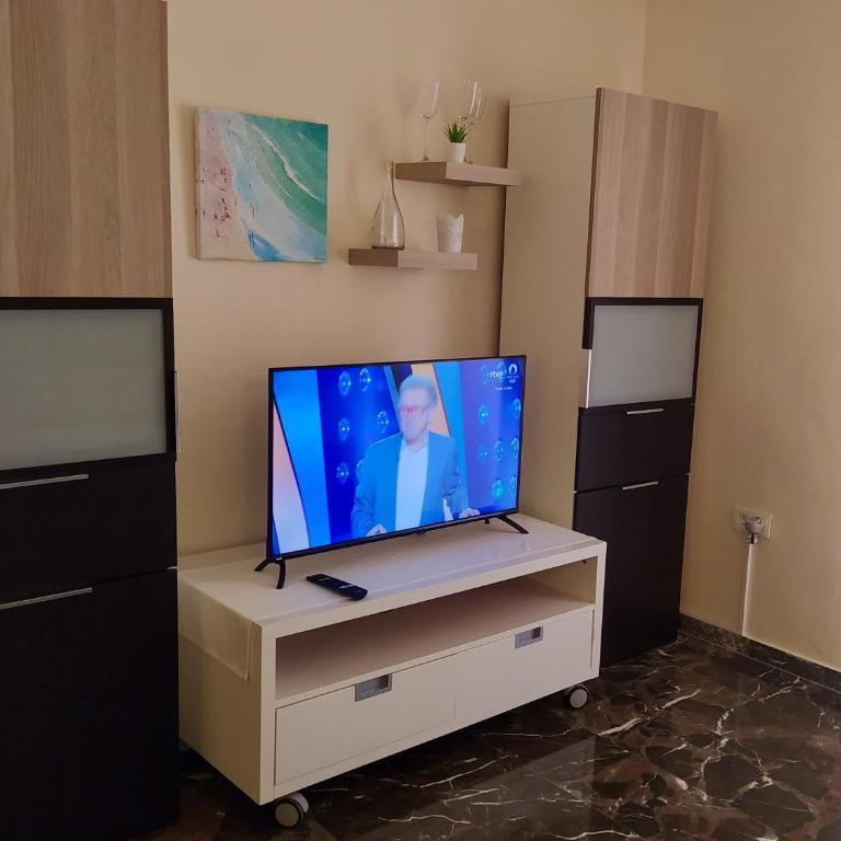 Las Rampas Fuengirola Puerto - Two-Bedroom Apartment with Terrace - 9
