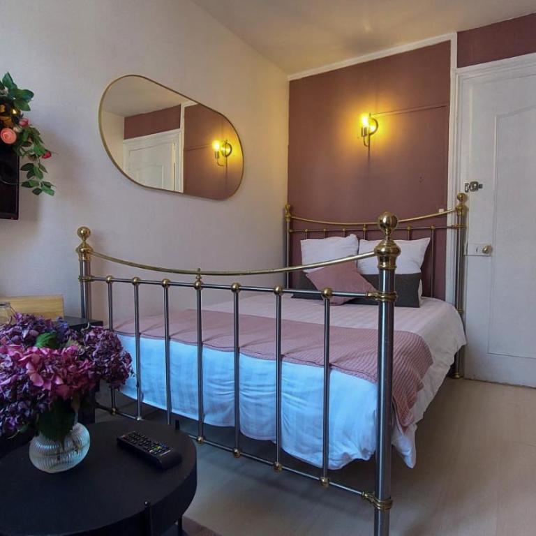 Les Demoiselles - Chambre Double avec Salle de Bains Privative - 3