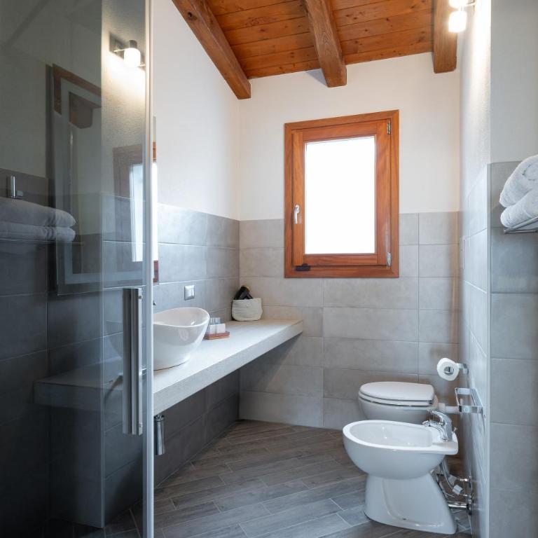 Coro e Bentu Rooms & View - Camera King con Vasca Idromassaggio - 5