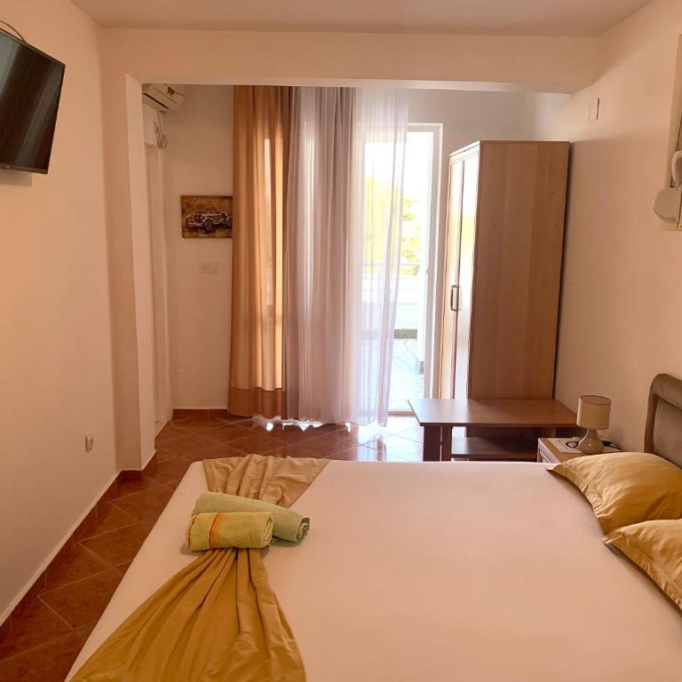 Romantica Apartments - Apartman sa 2 Spavaće Sobe, Balkonom i Pogledom na More - 1