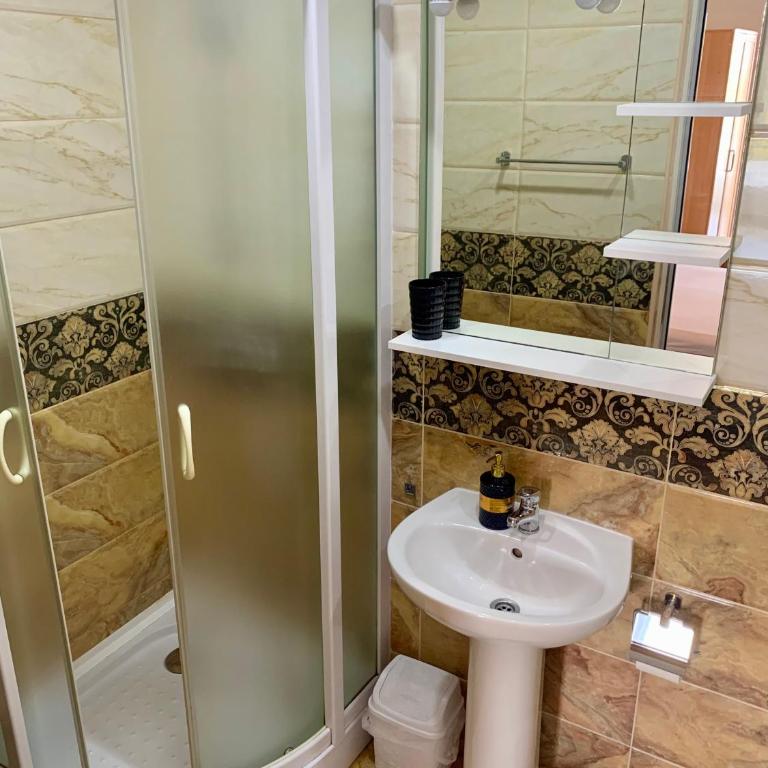 Romantica Apartments - Apartman sa 2 Spavaće Sobe, Balkonom i Pogledom na More - 2
