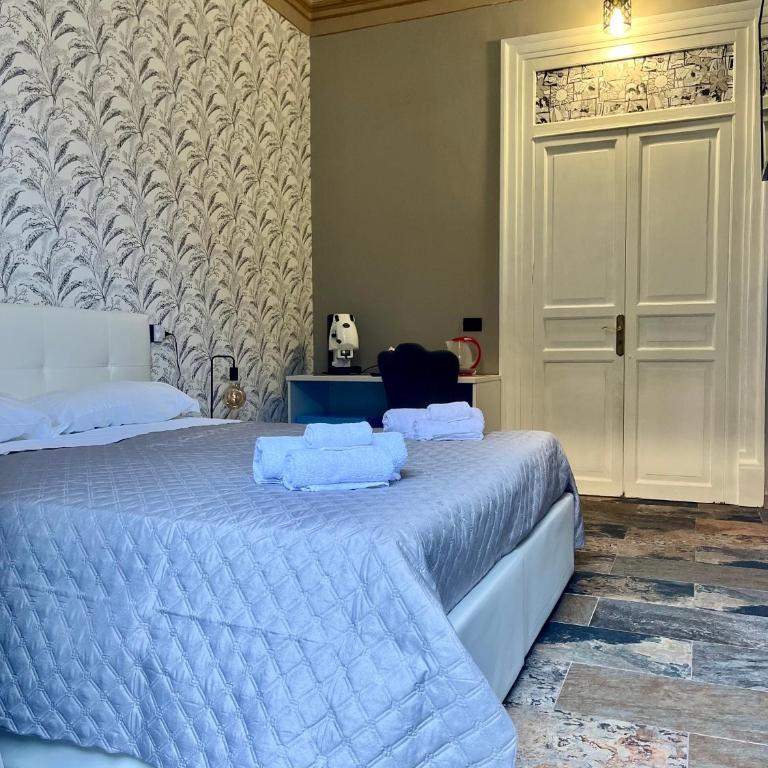 B&B Dimora Emily - Double Room with Balcony - 2