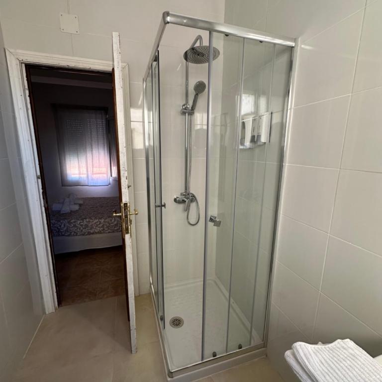 Hostal Arrate - Camera Matrimoniale con Bagno Privato - 8