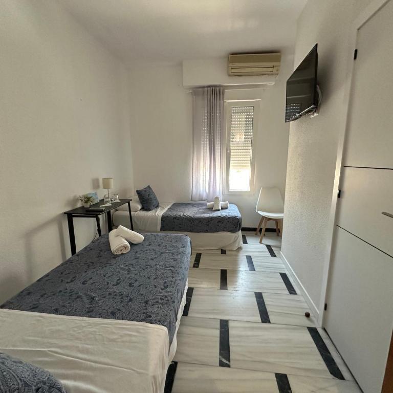 Hostal Arrate - Camera Doppia con Letti Singoli con Bagno Privato - 5
