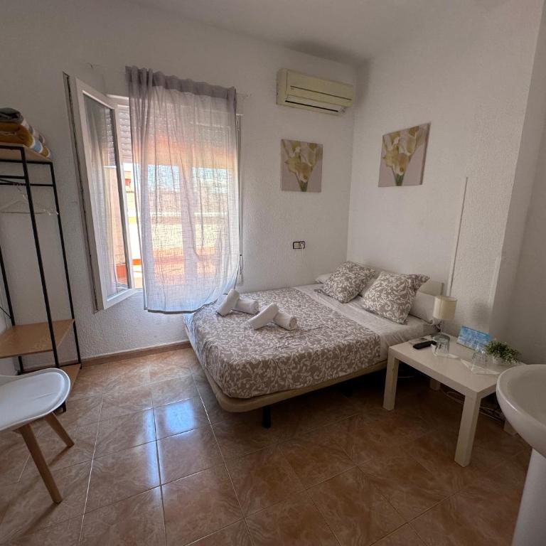 Hostal Arrate - Camera Matrimoniale Piccola con Bagno in Comune - 5