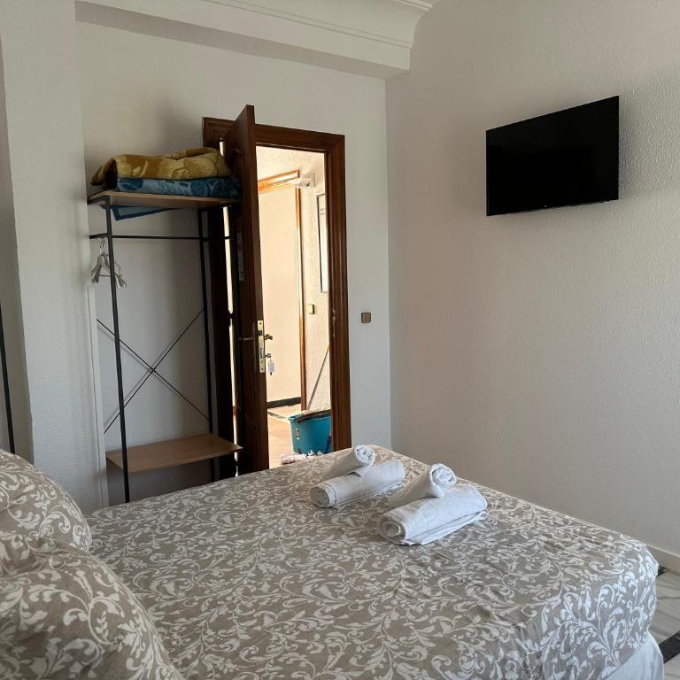 Hostal Arrate - Camera Matrimoniale con Bagno Privato - 12