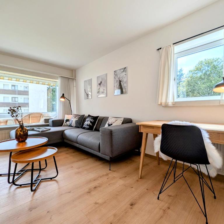 Sunny 3-Bedroom Apartment with Balcony & Parking - Apartment mit 3 Schlafzimmern - 3