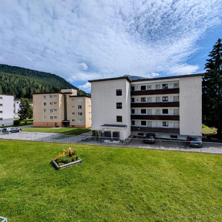 Sunny 3-Bedroom Apartment with Balcony & Parking - Apartment mit 3 Schlafzimmern - 25