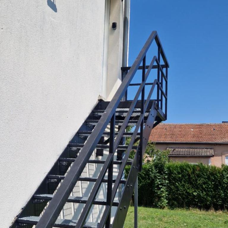 Appartement cosy spacieux parking gratuit en face - Apartment mit 1 Schlafzimmer - 2