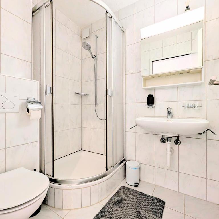 Sunny 3-Bedroom Apartment with Balcony & Parking - Apartment mit 3 Schlafzimmern - 22