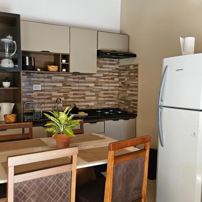 Nuevo Depto Céntrico con Pileta y Buen Internet! - Apartamento con vistas a la piscina - 5