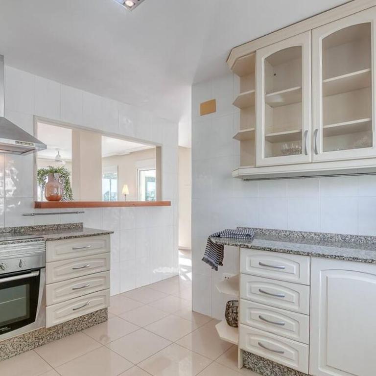 Chalet Villa Sophia Alicante - Four-Bedroom Vacation Home - 14