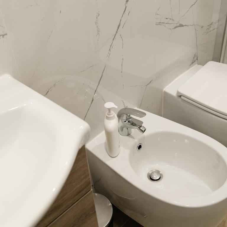 GARIBALDI ISOLA APARTMENTS - 80m from GARIBALDI station & 10min from CENTRALE station - Appartamento con 1 Camera da Letto - 17