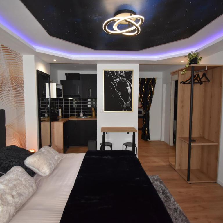 Luxury Love Room with Private Spa & Sauna Havre de Plaisir - Apartment mit 1 Schlafzimmer - 9
