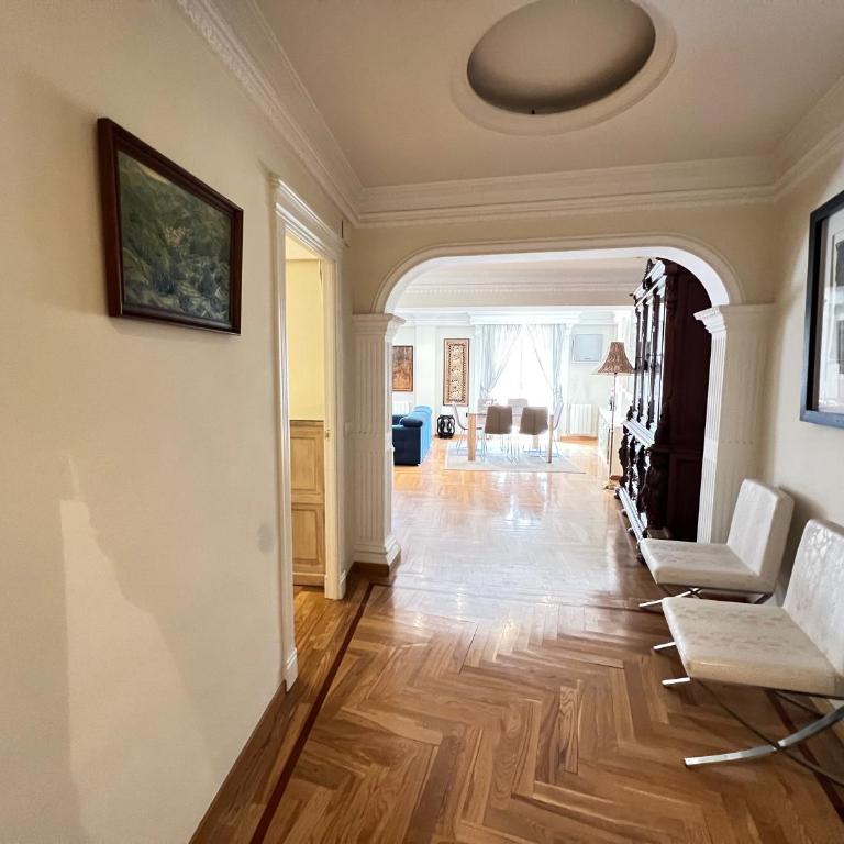 PUSHE Granada Plaza Menorca Art & Tradition - Three-Bedroom Apartment - 33