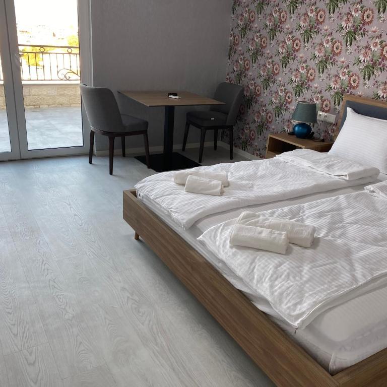 Apartments Villa Bari - Double Room with Balcony - 9