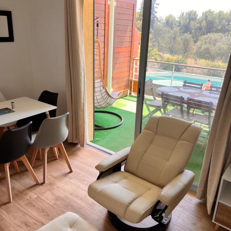 La Terrasse du Liouquet 106 - Piscine et Mer - Apartment with Pool View - 4