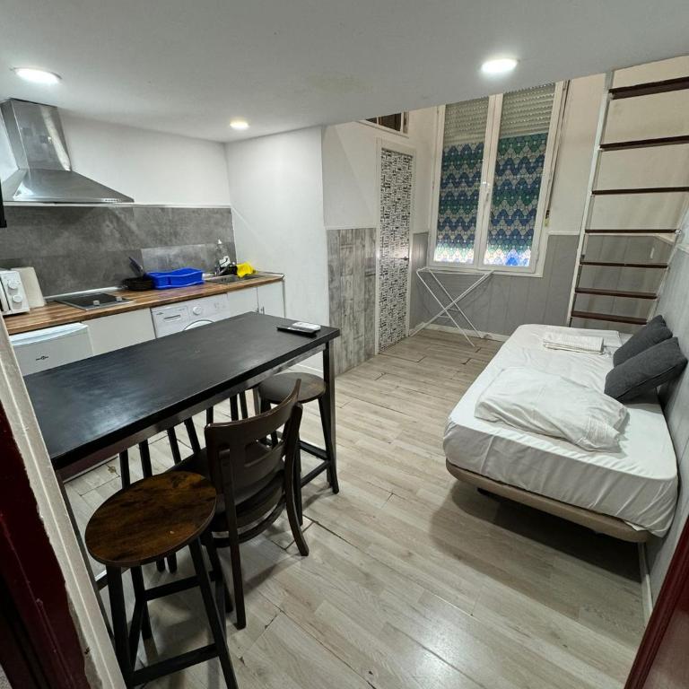 Estudios sol - One-Bedroom Apartment - 4