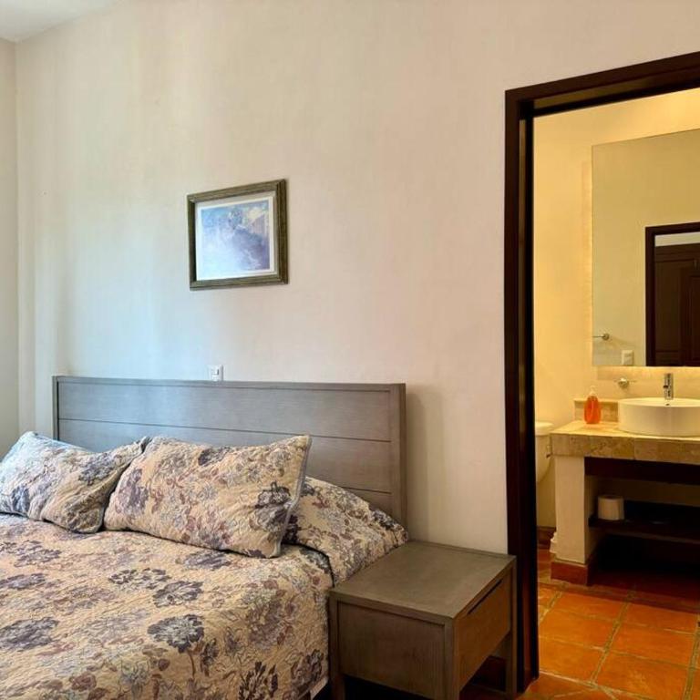 Charming No Stairs Near DT Security Pool Parking - Apartamento de 2 dormitorios con balcón - 6