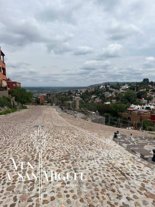 Charming No Stairs Near DT Security Pool Parking - Apartamento de 2 dormitorios con balcón - 10