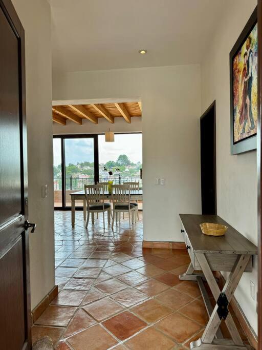 Charming No Stairs Near DT Security Pool Parking - Apartamento de 2 dormitorios con balcón - 11