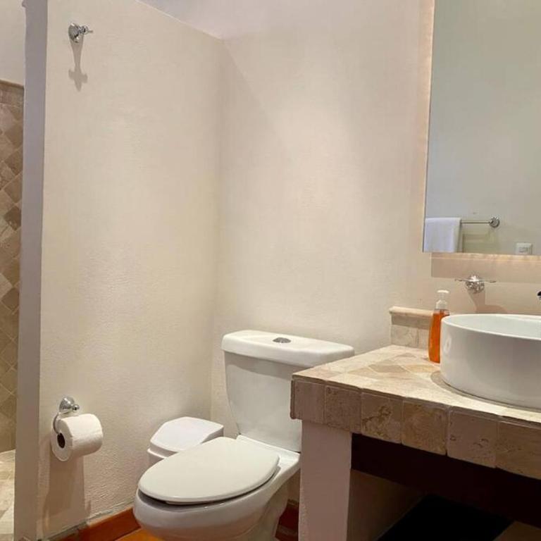 Charming No Stairs Near DT Security Pool Parking - Apartamento de 2 dormitorios con balcón - 12