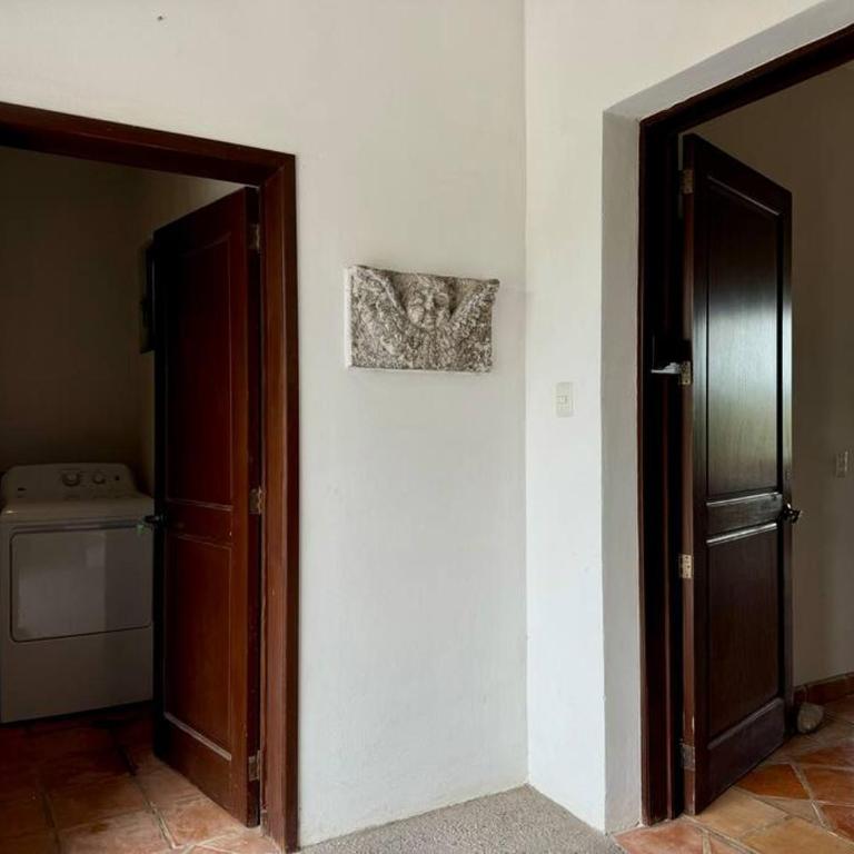 Charming No Stairs Near DT Security Pool Parking - Apartamento de 2 dormitorios con balcón - 13
