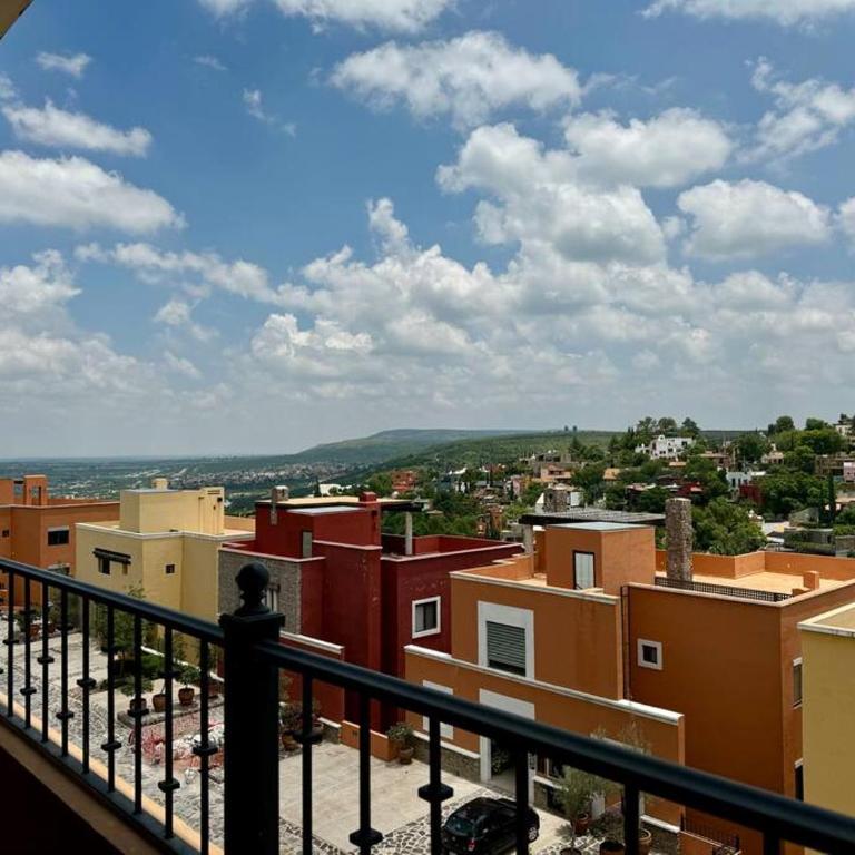 Charming No Stairs Near DT Security Pool Parking - Apartamento de 2 dormitorios con balcón - 26